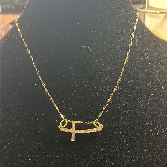 Elegant Gold Necklace - Picture 1 of 4